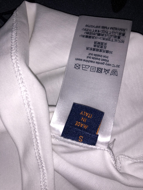 ブランドTシャツ着用イメージ